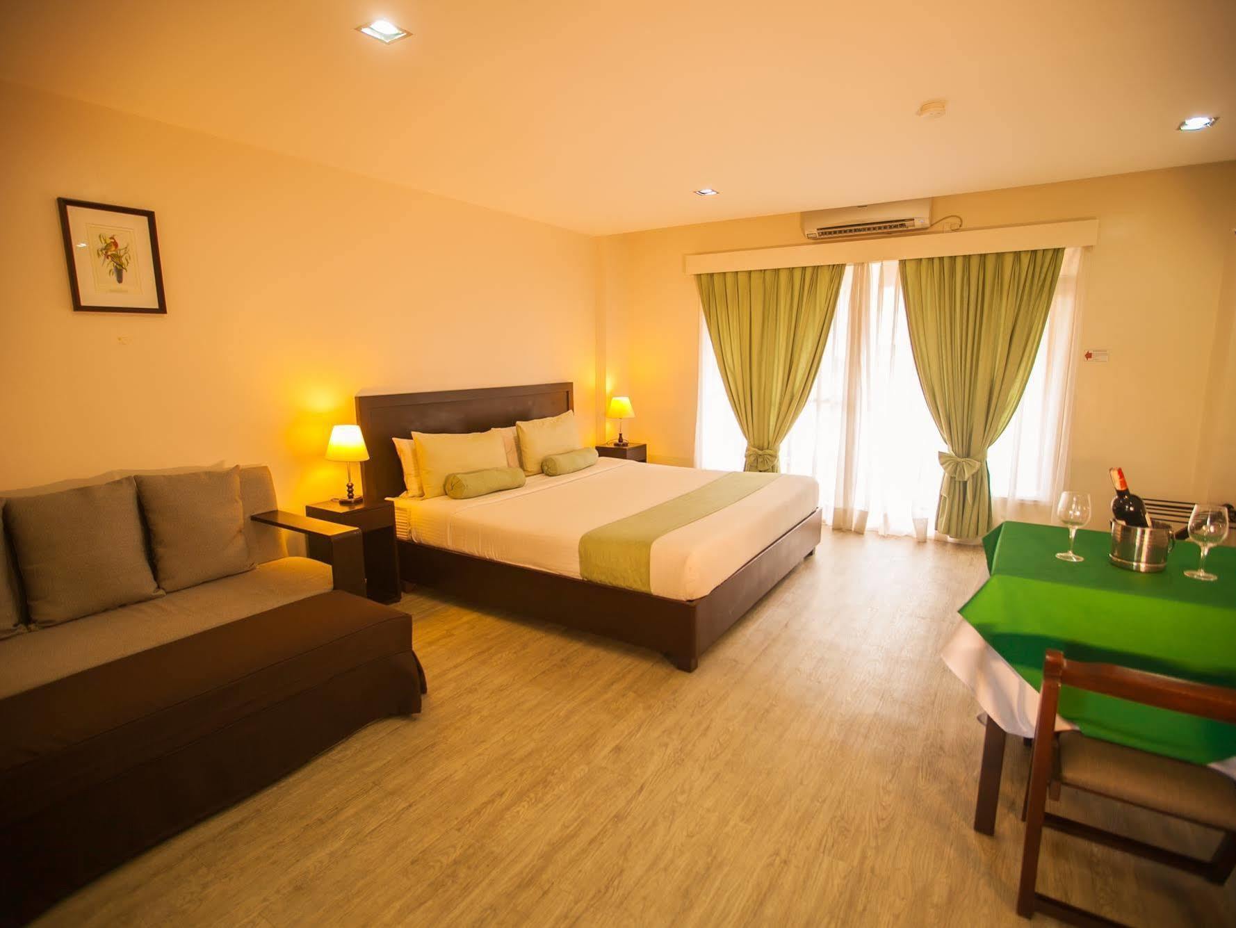 Subic Coco Hotel Olongapo Exterior photo