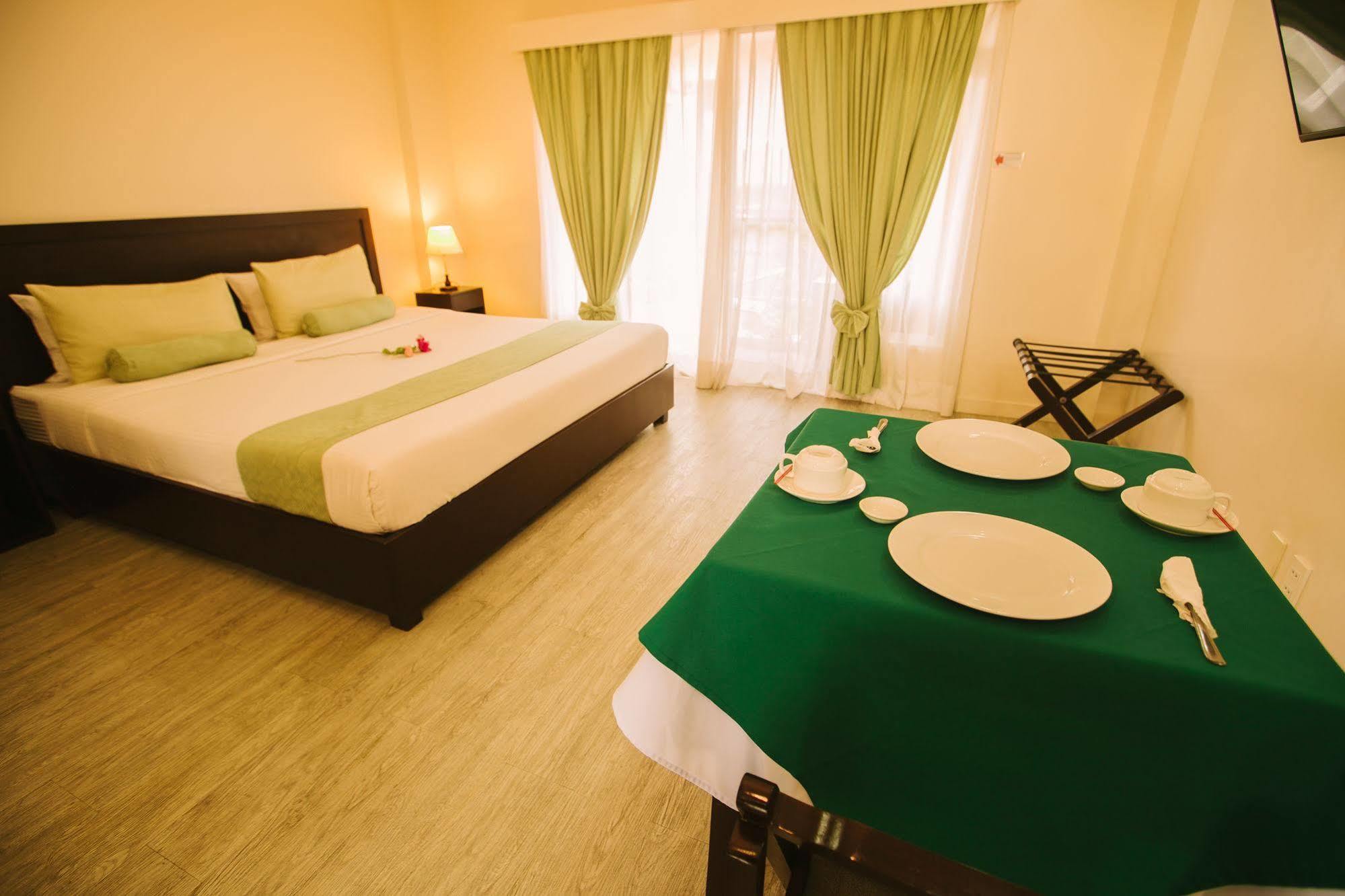 Subic Coco Hotel Olongapo Exterior photo