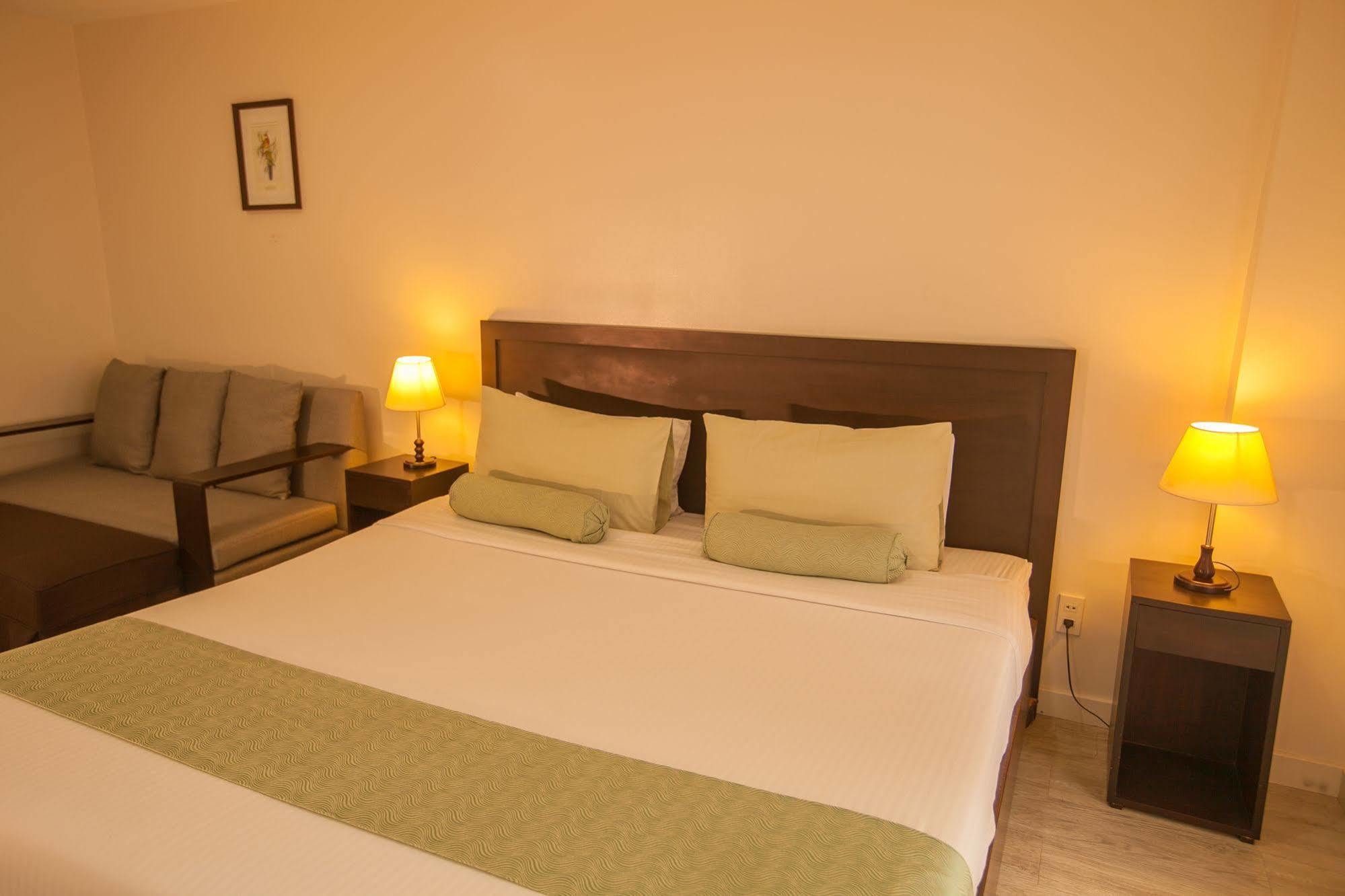 Subic Coco Hotel Olongapo Exterior photo