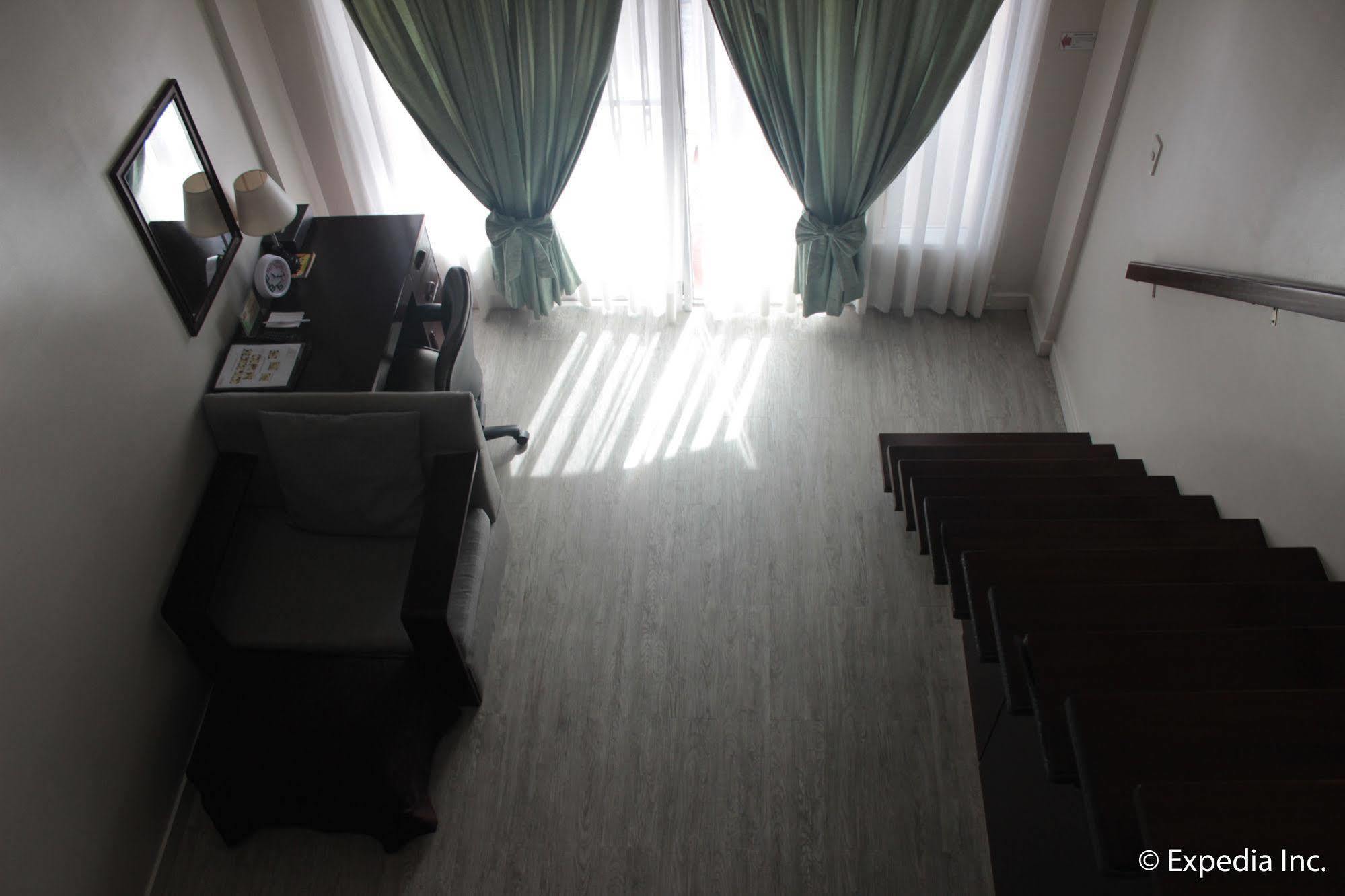 Subic Coco Hotel Olongapo Exterior photo