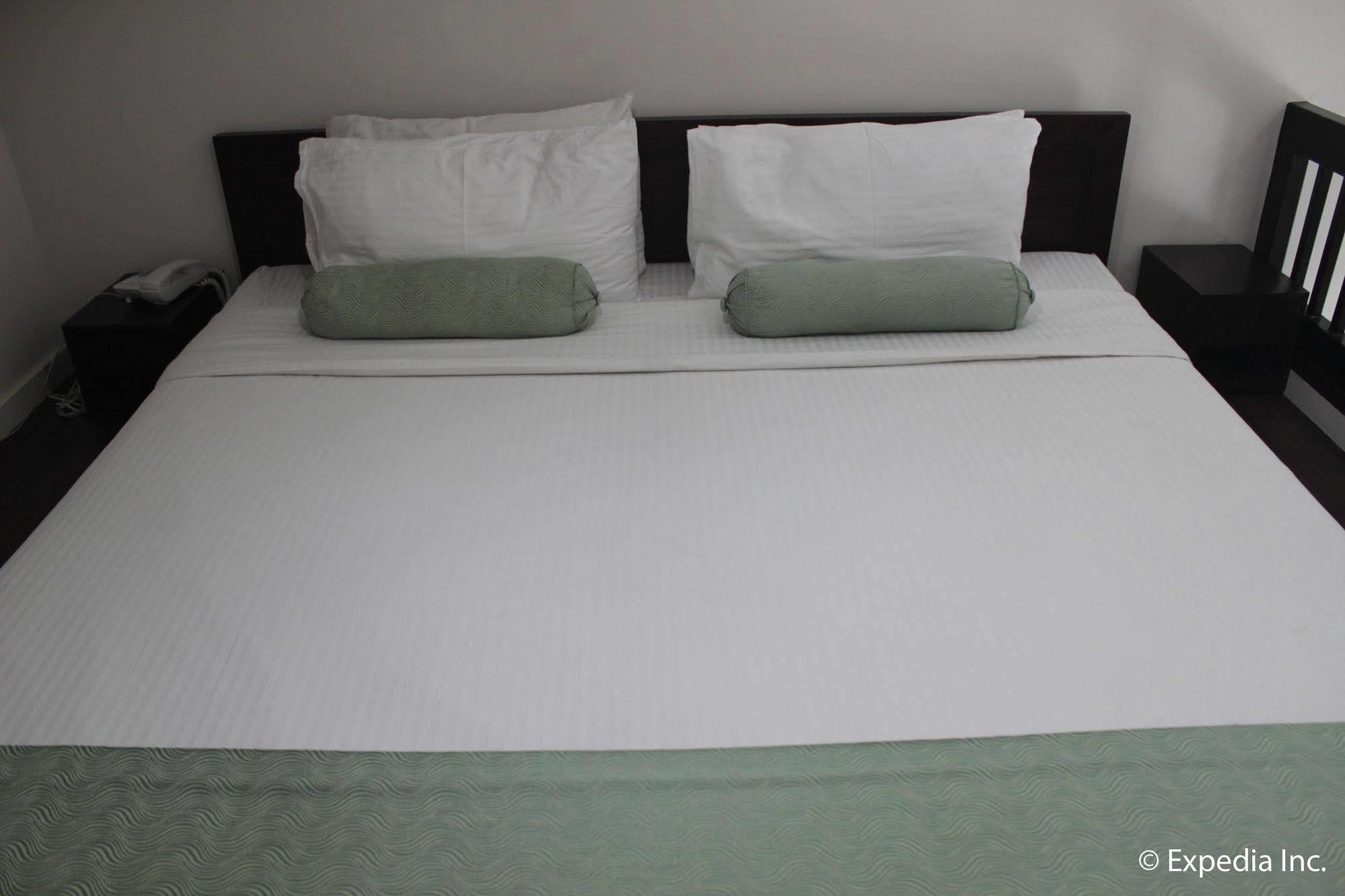 Subic Coco Hotel Olongapo Exterior photo