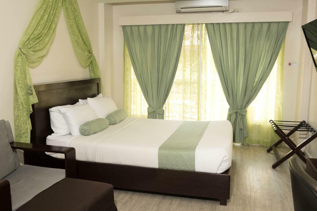 Subic Coco Hotel Olongapo Exterior photo